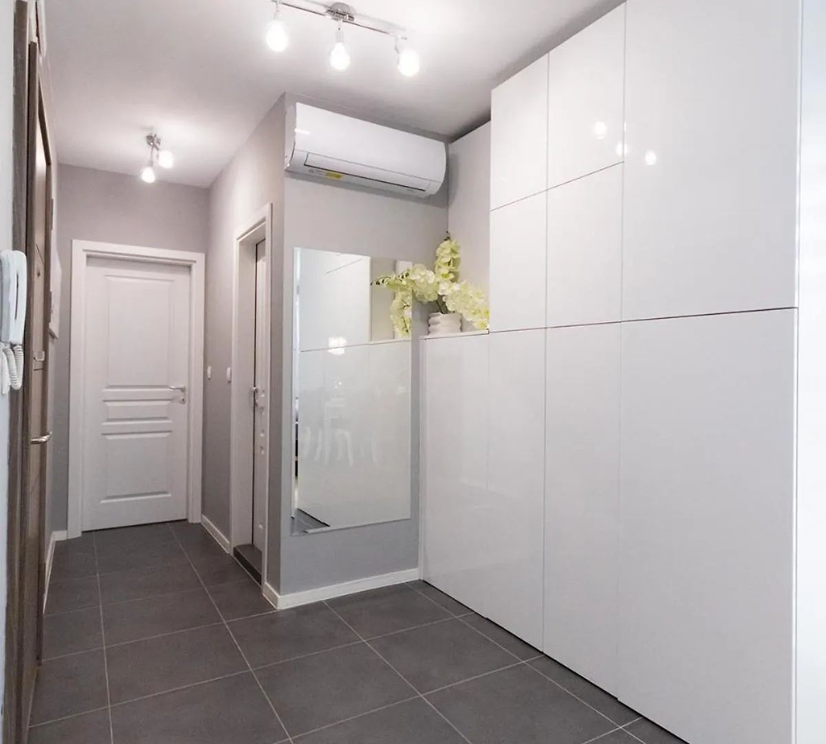 Mg Just Enjoy By Rv Apartments - Free Parking & 9 Min To The Beach Warna Bułgaria